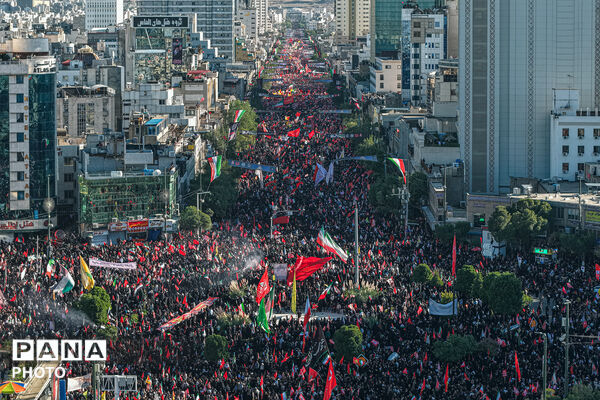 تشییع پیکر رهبر شهید انقلاب در مشهد مقدس-۱
