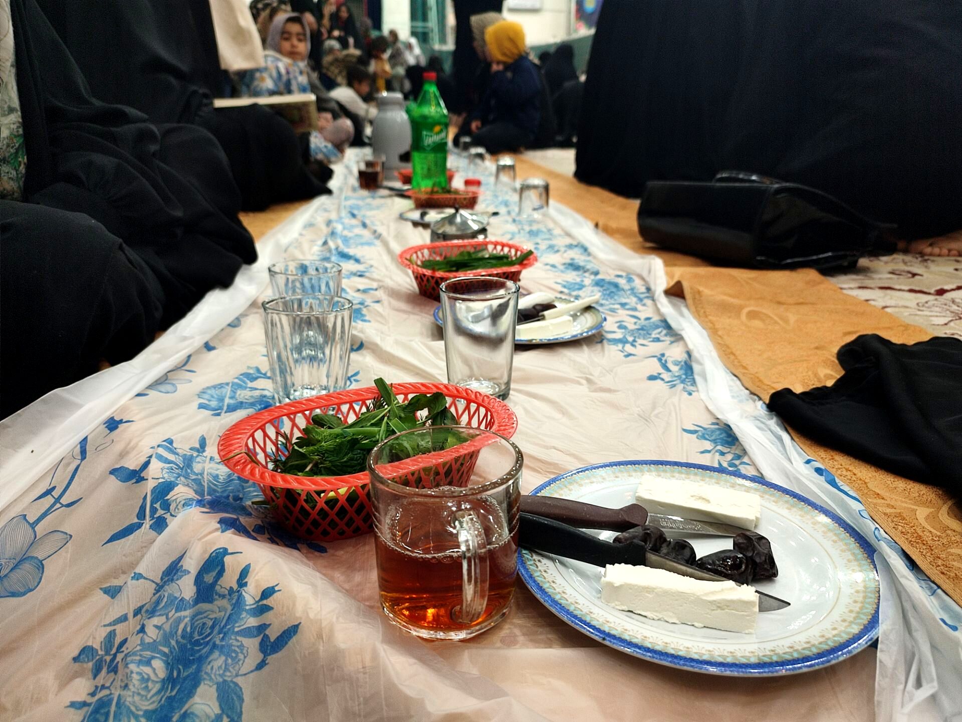 نماز جماعت و افطار در مسجد محمد رسول الله نیشابور 