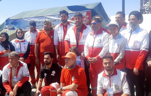  کاروان زائرین پیاده دانش‌آموزی در نیشابور