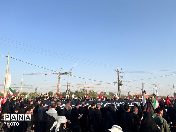  حضور پرشور مردم در وداع و تشییع رهبر انقلاب 