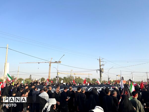  حضور پرشور مردم در وداع و تشییع رهبر انقلاب 