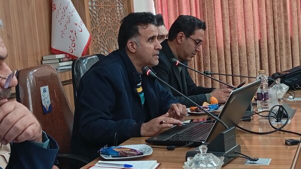 جلسه بررسی عملکرد و کیفیت آموزشی مدارس شهرستان بن با حضور مسئولان استانی