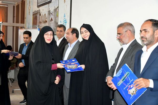 مراسم تجلیل از مدیران و رتبه‌های برتر کنکور ۱۴۰۴ در شهرستان مه‌ولات