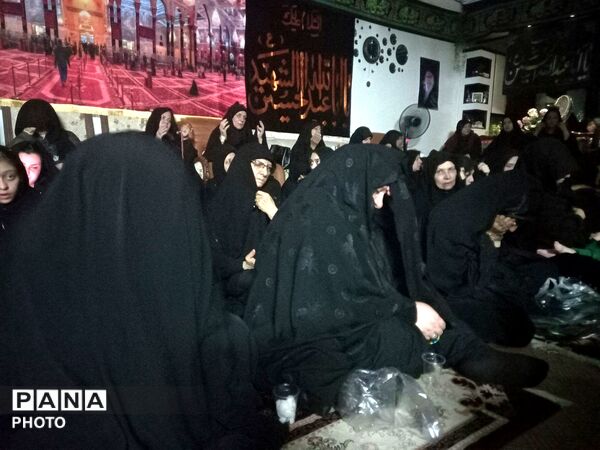 همراهی هیات زینب کبری(س) با کاروان نمادین اسرای کربلا