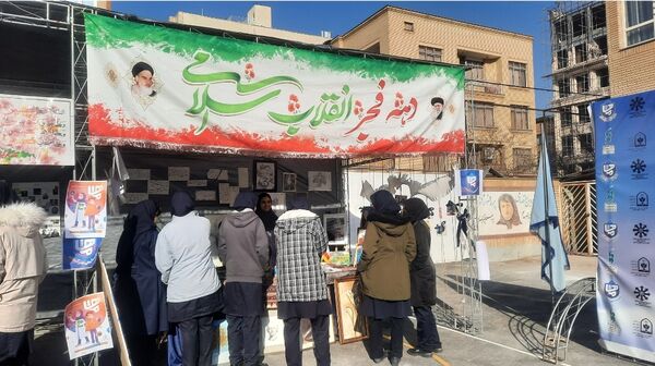 اولین نمایشگاه ماها در دبیرستان فرزانگان ۲ دوره دوم ناحیه ۷ مشهد