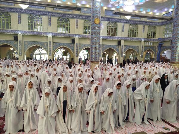 بزرگ‌ترین مراسم جشن تکلیف دانش‌آموزان پایه سوم ابتدایی شهرستان مراغه 