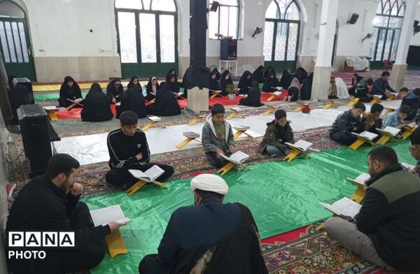 محفل انس با قرآن در کوهنانی با یاد آیت‌الله خامنه‌ای (ره) 