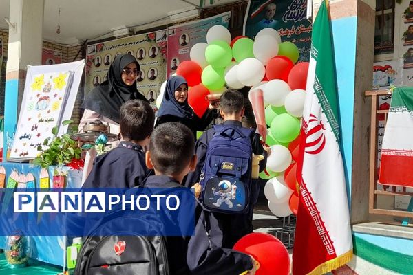 جشن شکوفه ها در مدارس شهرستان قدس، آغاز طلایی و شیرین  سال تحصیلی