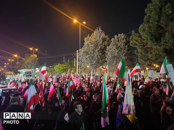 حضور مردم کرج  در پنجاه و چهارمین شب