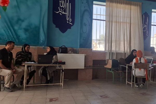  فعالیت پایگاه انتخاب رشته کنکور 1403 با حضور مشاوران برتر در شهرستان ورامین