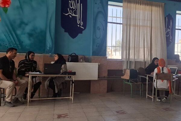  فعالیت پایگاه انتخاب رشته کنکور 1403 با حضور مشاوران برتر در شهرستان ورامین