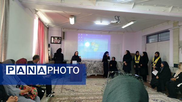 اولین مجمع عمومی انجمن اولیاء و مربیان در دبیرستان پیرایش نیشابور