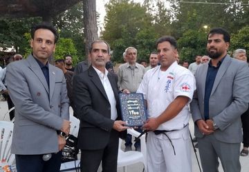 شکستن رکورد کشوری اجسام سخت توسط عباس زاهدیان نسب در کمتر از یک دقیقه 