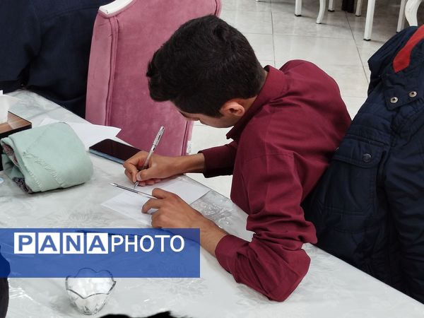 جلسه رؤسای شوراهای دانش‌آموزی مدارس شهرستان کاشمر