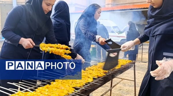 اردوی دانش‌آموزی تمشک مدارس دخترانه انصار و بعثت در زنجان