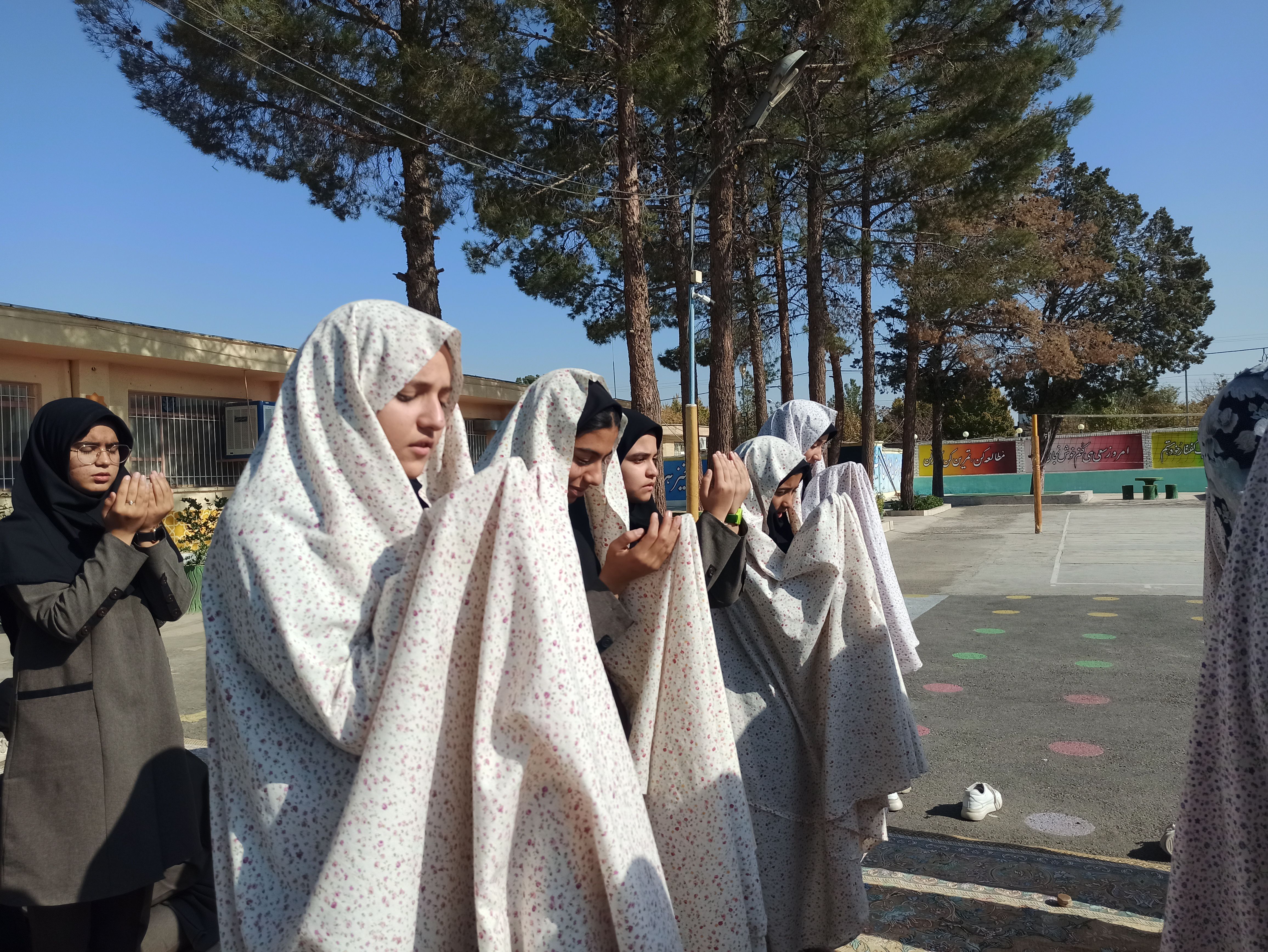 برگزاری نماز باران در شهرستان کاشمر