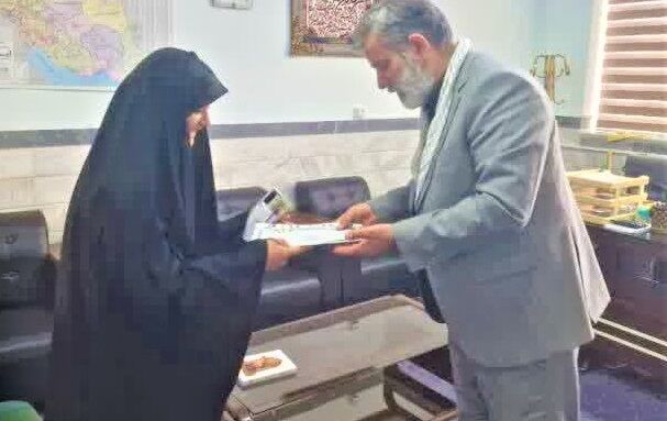 تقدیر مدیر آموزش و پرورش خلجستان قم از خبرنگار پانا