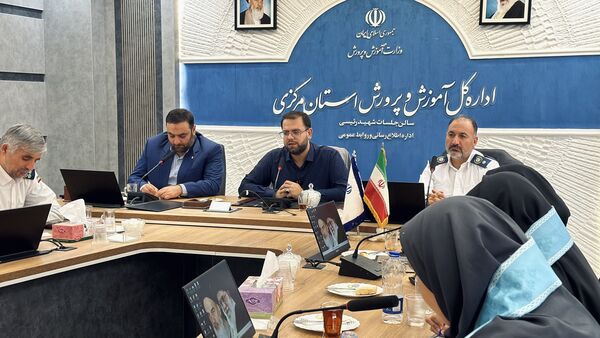نشست صمیمانه قائم‌مقام سازمان دانش‌آموزی کشور با نمایندگان دانش‌آموزان پیشتاز وخبرنگاران‌پانای استان مرکزی