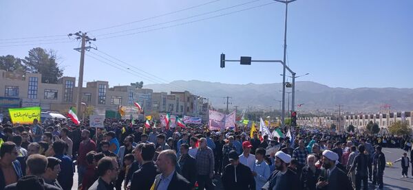 ۱۳ آبان؛ روزی که فریاد استقلال ملت ایران در تاریخ ماندگار شد