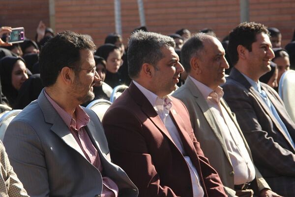 برگزاری جشن مهر محمدی با حضور مسئولان در مدرسه بانو عفت آهنگری ناحیه یک شهرری