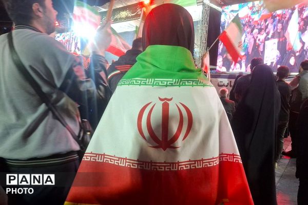 حضور پرشور مردم در تجریش تهران در شب هشتادوسومین اجتماعات‌ مردمی