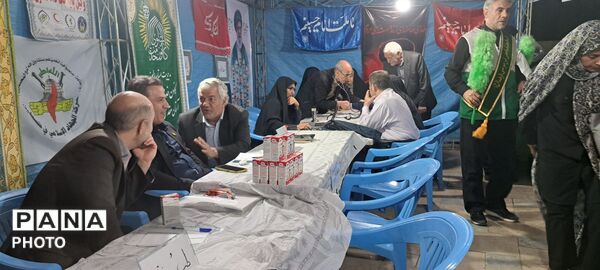 برپایی قرارگاه پزشکی و خدماتی کانون خدمت رضوی در امامزاده حسن کرج 