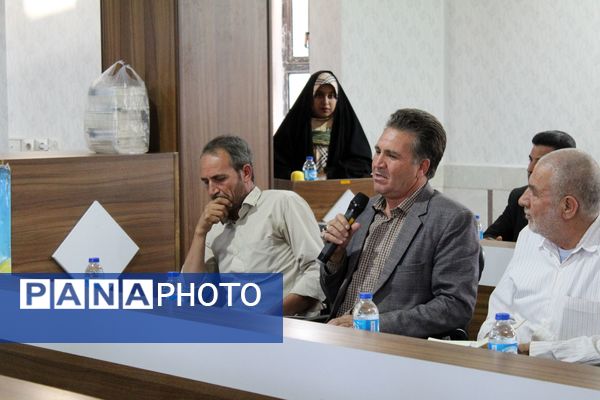 نشست اصحاب رسانه شهرستان سامان با مدیرکل فرهنگ و ارشاد اسلامی استان چهارمحال و بختیاری