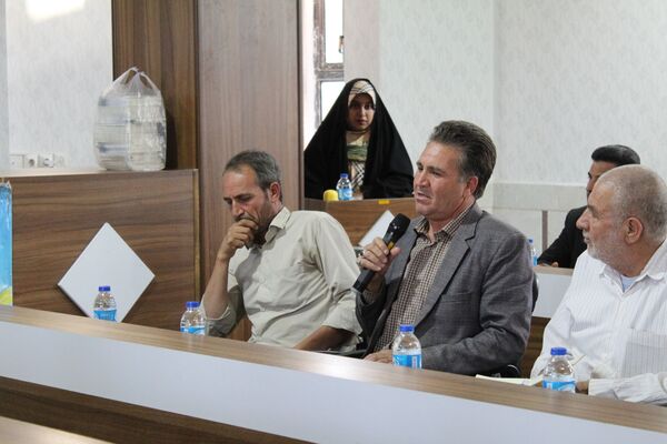 نشست اصحاب رسانه شهرستان سامان با مدیرکل فرهنگ و ارشاد اسلامی استان چهارمحال و بختیاری