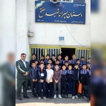 دانش‌آموزان کلاس ششم دبستان شهید مفتح به پویش آزادسازی زندانیان پیوستند