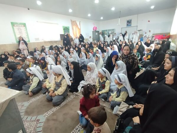 جشن مادر و دختری  در مدرسه تکتم خلیل آباد 