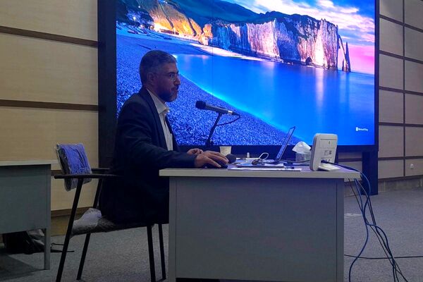 برگزاری کارگاه آموزشی هوش مصنوعی در سالن اجتماعات دکتر گل نراقی