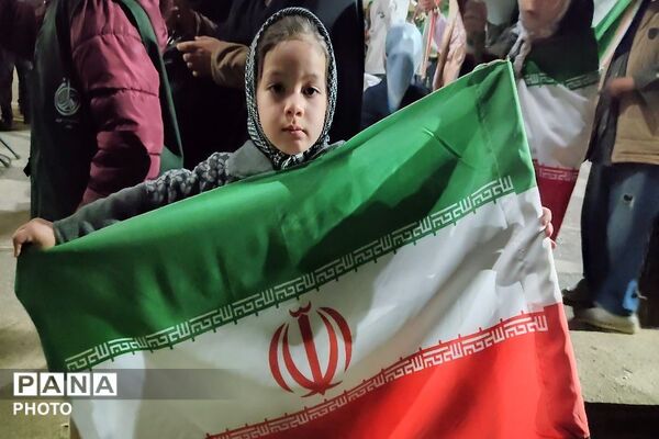 در حمایت از میدان و پیشگیری از فتنه و کودتا هستیم در خیابان 