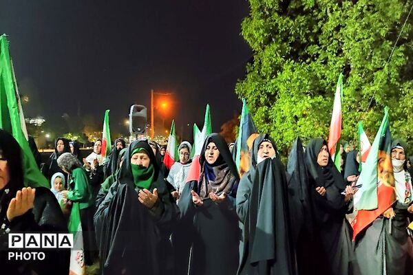 یک دنیا شاهد و مبهوت از حضور خیابانی مردم شهر بار