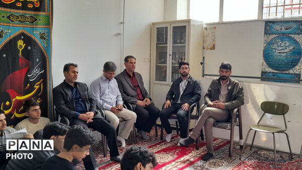 یادواره شهدای فرهنگی و دانش‌آموزی در دبیرستان آیت‌الله ملکوتی سراب