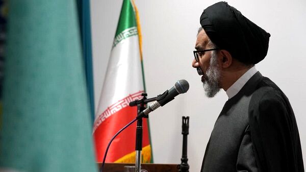 حضرت معصومه (س) الگویی بی‌نظیر برای دختران امروز است 