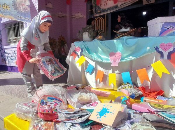 مهر در انتظار مهر در دبستان میقات بهارستان دو