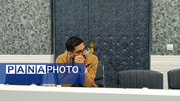 نشست گفت‌وگوی کتاب محور" ایرانی‌ها چه رویایی در سر دارند؟" در یاسوج