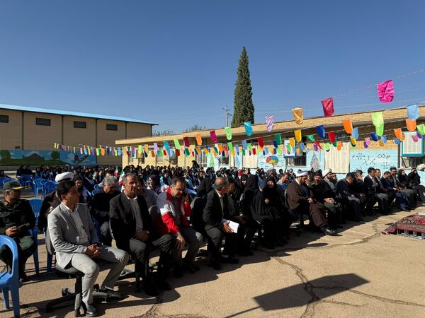 زنگ آغاز سال تحصیلی در سروستان نواخته شد