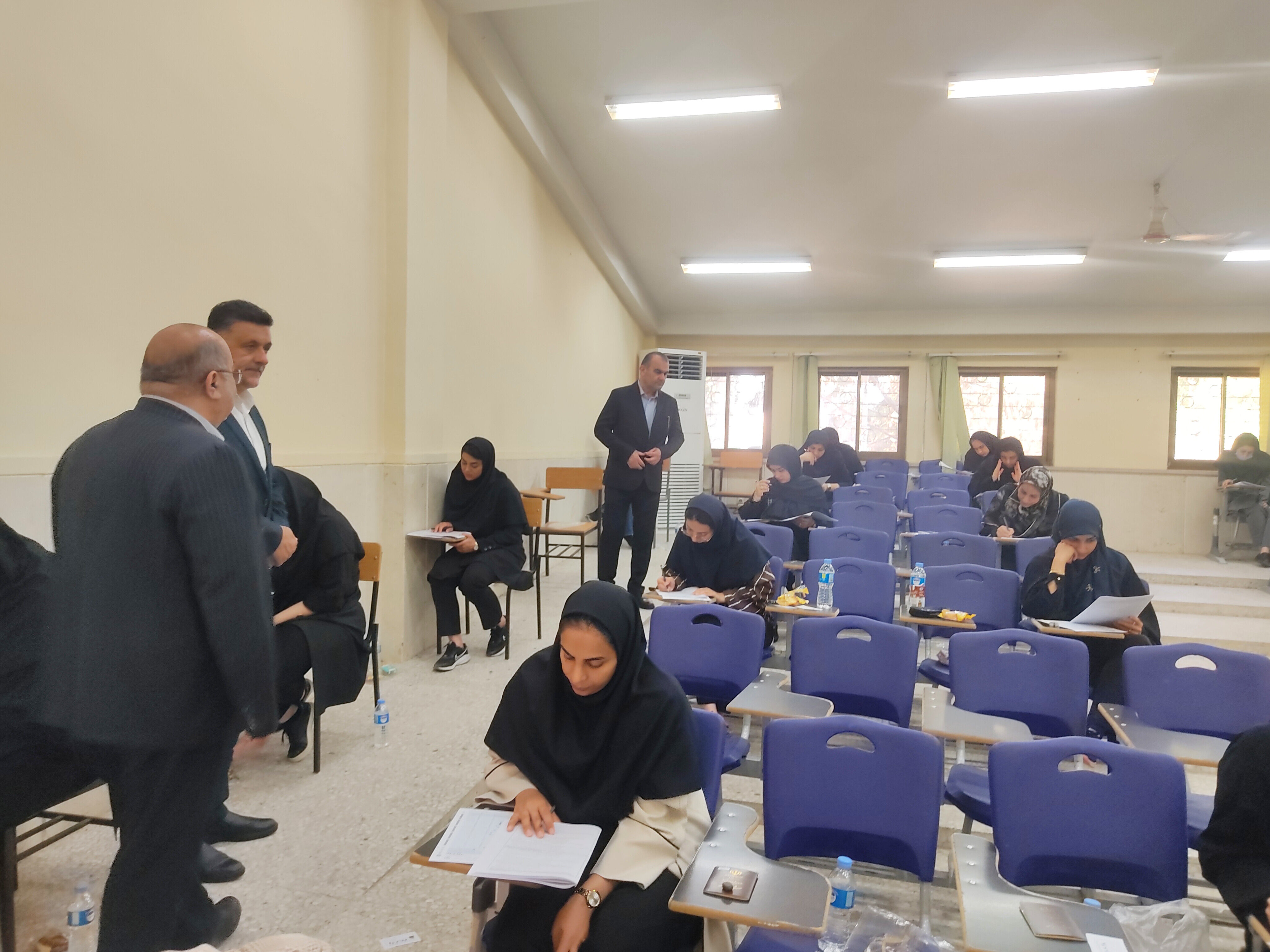 بازدید مدیرکل آموزش و پرورش مازندران از برگزاری آزمون‌ استخدامی فرهنگیان در بابلسر