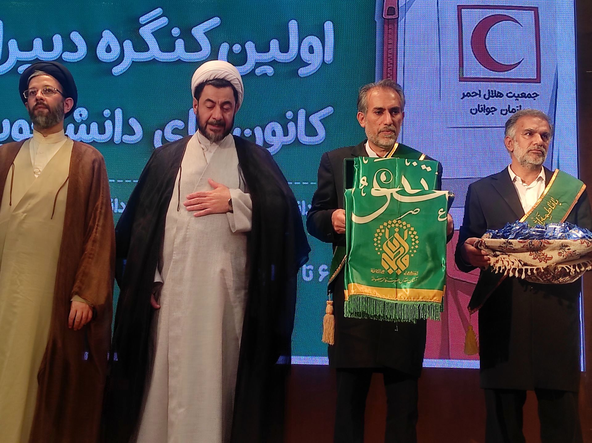 اولین کنگره دبیران استانی کانون‌های دانشجویی هلال احمر 