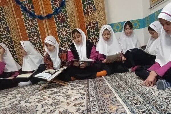 برگزاری محافل انس با قرآن در مدارس ابتدایی  رودهن 