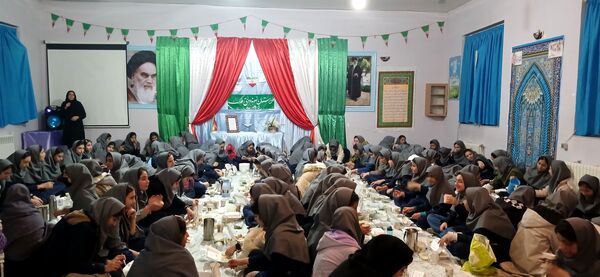 ضیافت افطاری در مدرسه نمونه دولتی فدک