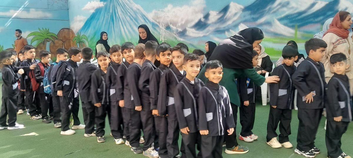 جشن شکوفه‌ها در مدرسه نسل روشن ناحیه 2 کرج 