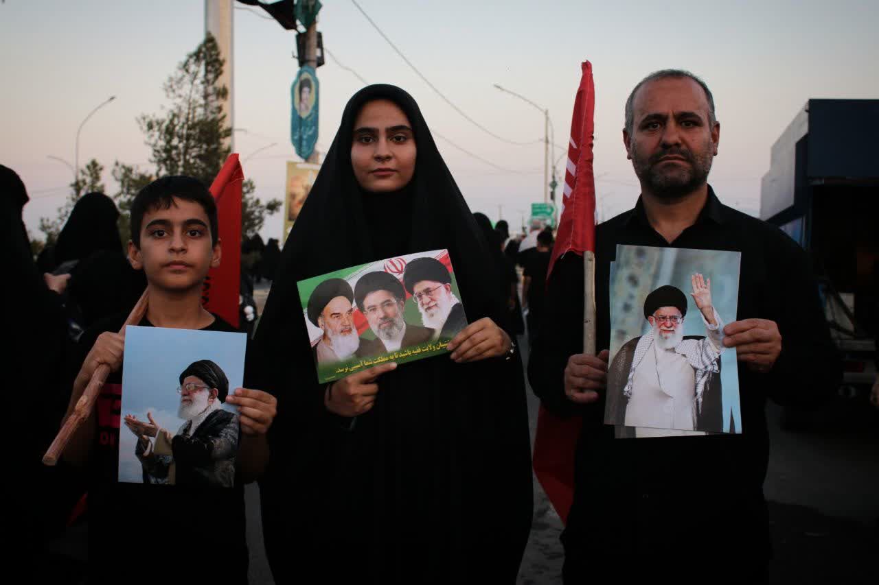 حضور خانوادگی نوجوانان دهه نودی در پیاده روی اربعین حسینی(ع)