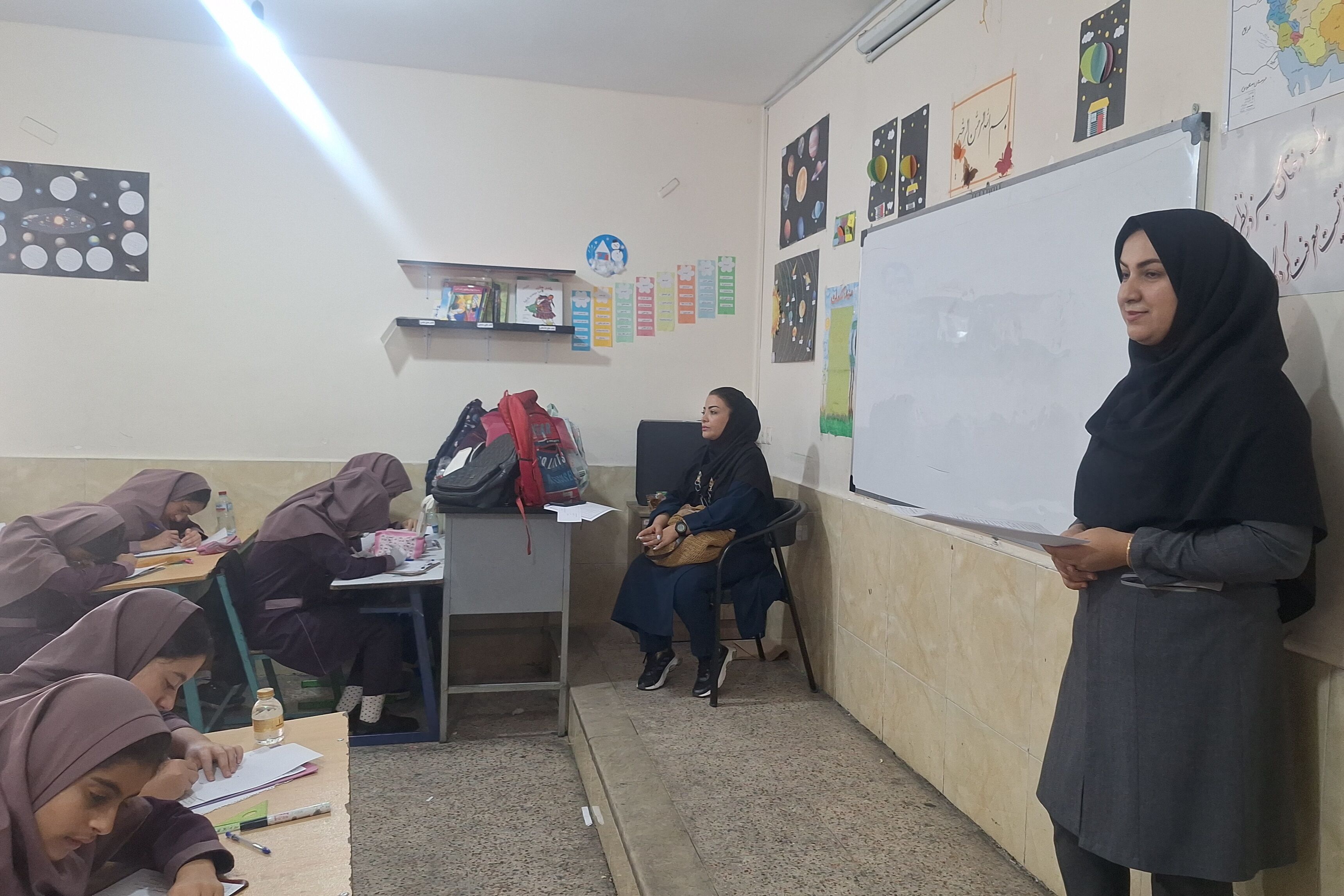 آغاز آزمون هماهنگ پایه ششم ناحیه ۳ شیراز 