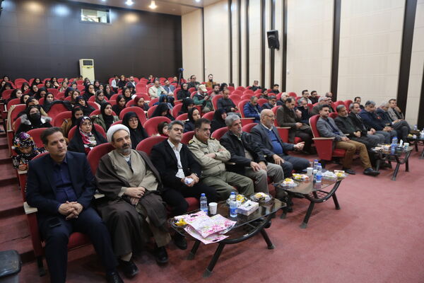 چهارمین همایش هنرمندان شاهد و ایثارگر در بنیاد شهید استان کرمانشاه