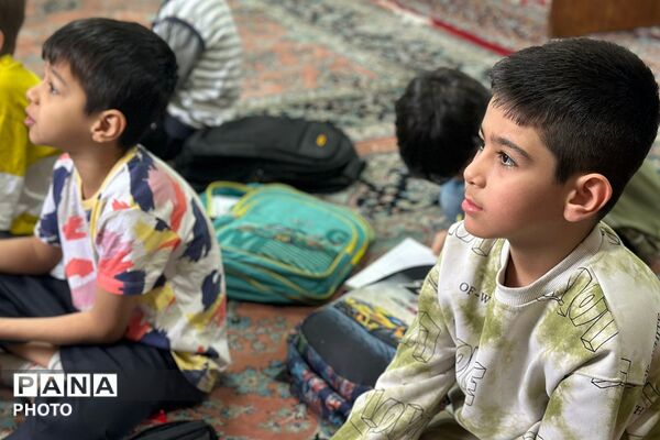 حضور دانش‌آموزان دبستان شهید قلنبر ناحیه دو شهرری در کلاس‌های رفع اشکال 