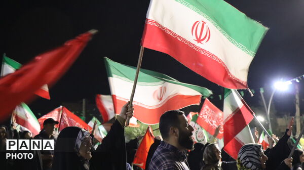 ۹۹ شب همدلی در میدان شهید امام خامنه‌ای