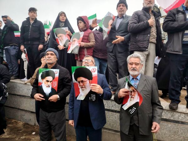 تولد ۴۷ساله‌گی انقلاب ایران در خیابان پانزده خرداد