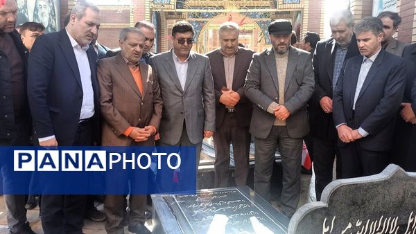 وزیر آموزش و پرورش در گلزار شهدای شهرکرد